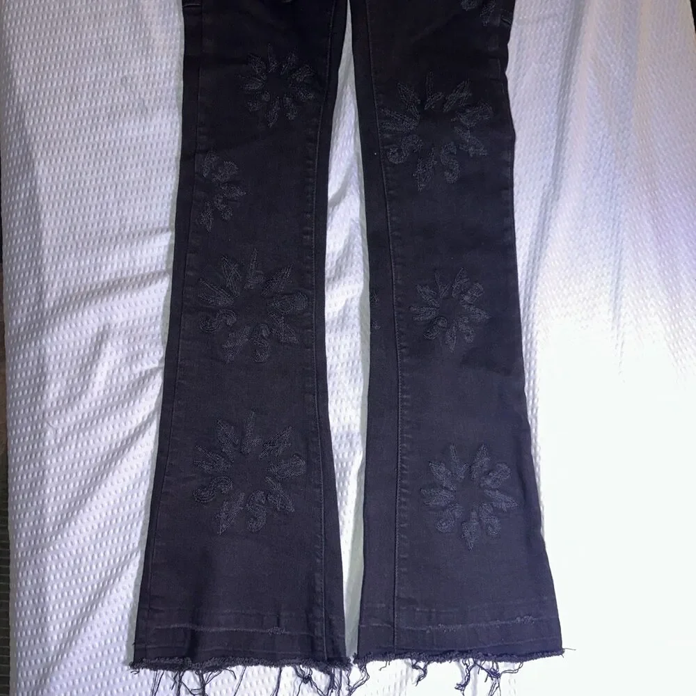 Valabasas Jeans Size 29 Black Skinny Fit 5 Pocket Flower Embroidered Denim
